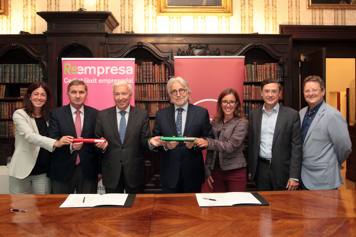 Foment-del-Treball-i-la-patronal-Cecot-signen-un-conveni-de-col-laboracio-per-difondre-la-Reempresa.jpg