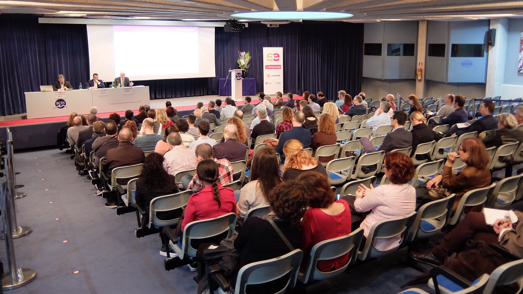 La-Matinal-de-la-Reempresa-aplega-a-mes-de-100-empresaris-i-emprenedors-a-Badalona.jpg
